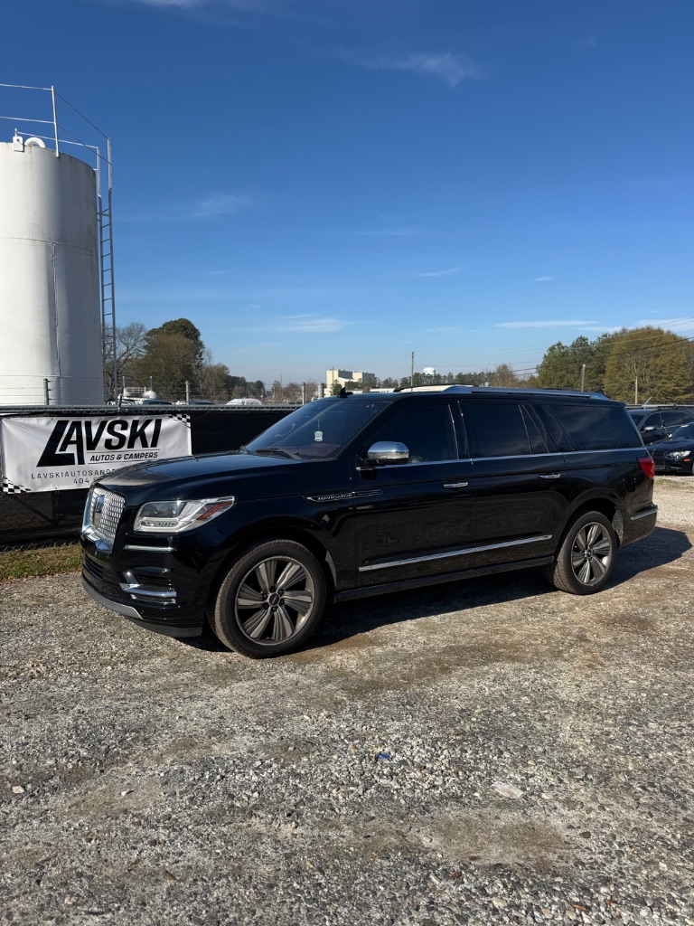 2018 Lincoln Navigator Black Label's photo