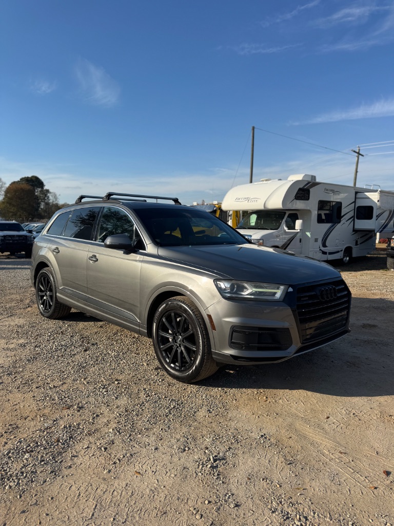 2017 Audi Q7 Premium's photo