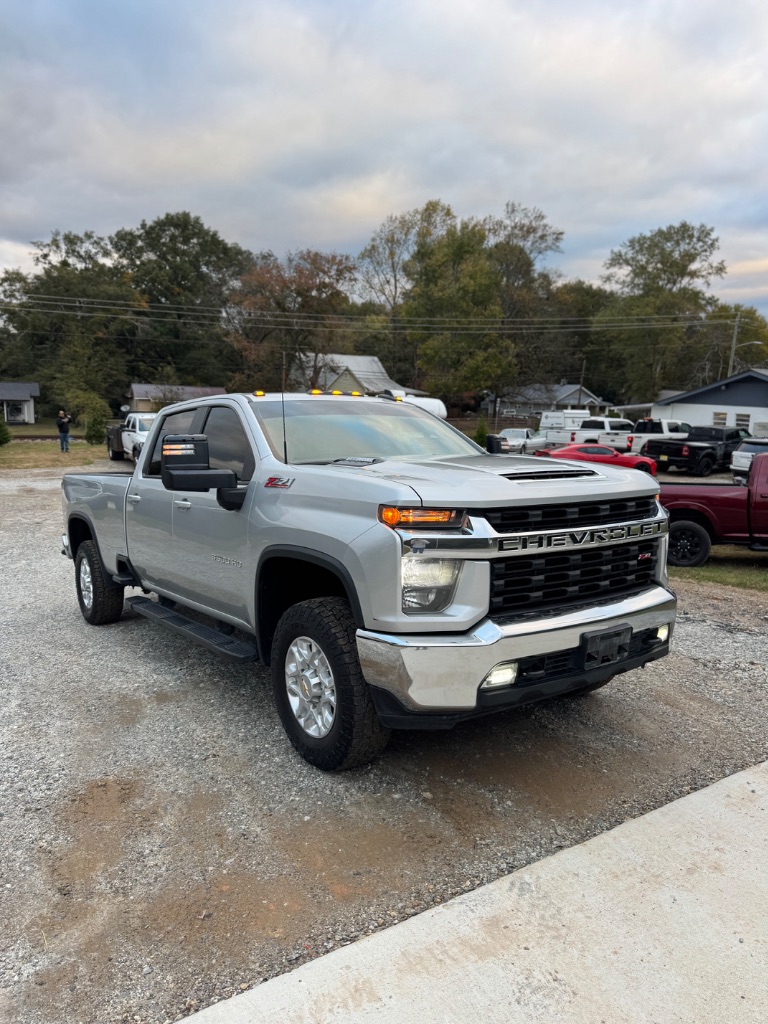 2022 Chevrolet Silverado 3500HD LT's photo
