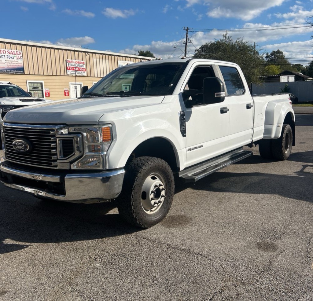 2022 Ford F-350 Super Duty XL's photo