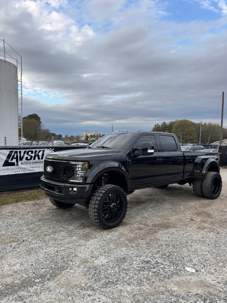 2022 Ford F-450 Super Duty Lariat's photo